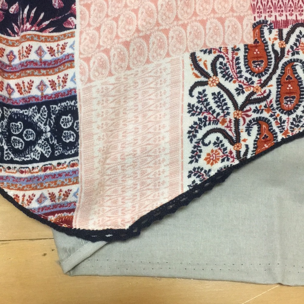 Patterned tank top - Picture 3 of 3